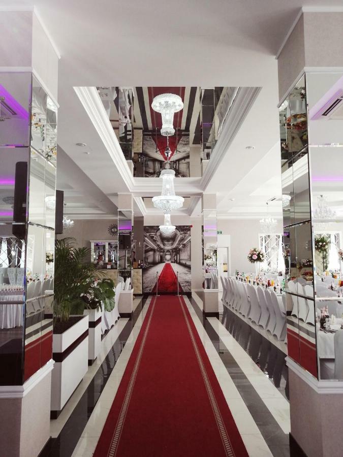 Hotel Lord Радом Экстерьер фото